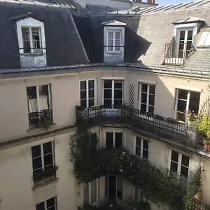 6 Paris