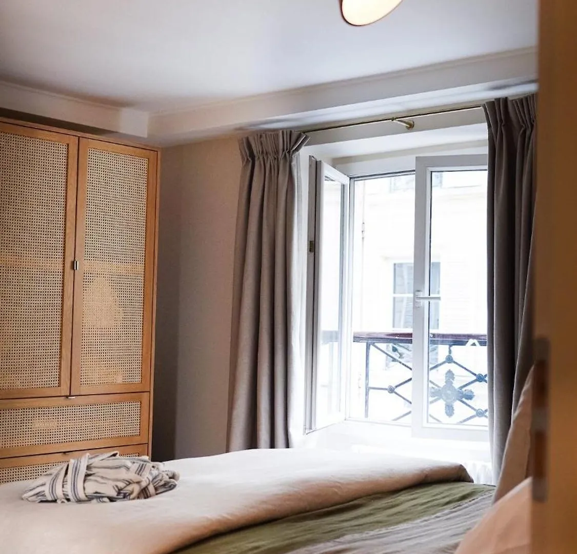 Vendome Parisian Elegance With A Patio Apartment
