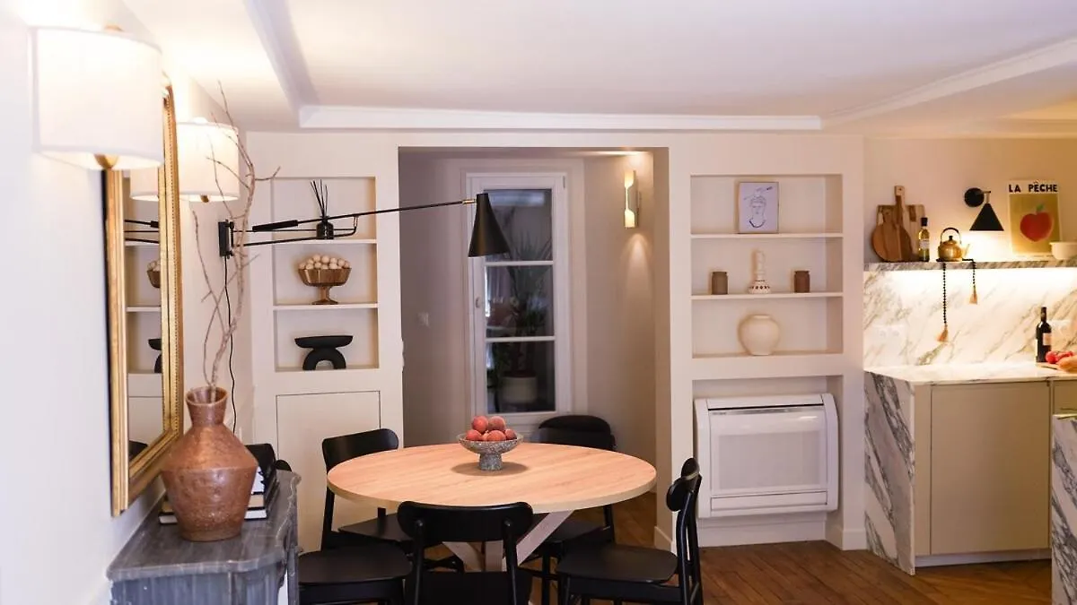 Vendome Parisian Elegance With A Patio Apartment France