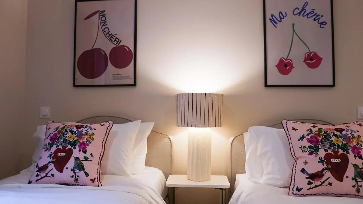 Vendome Parisian Elegance With A Patio Apartment