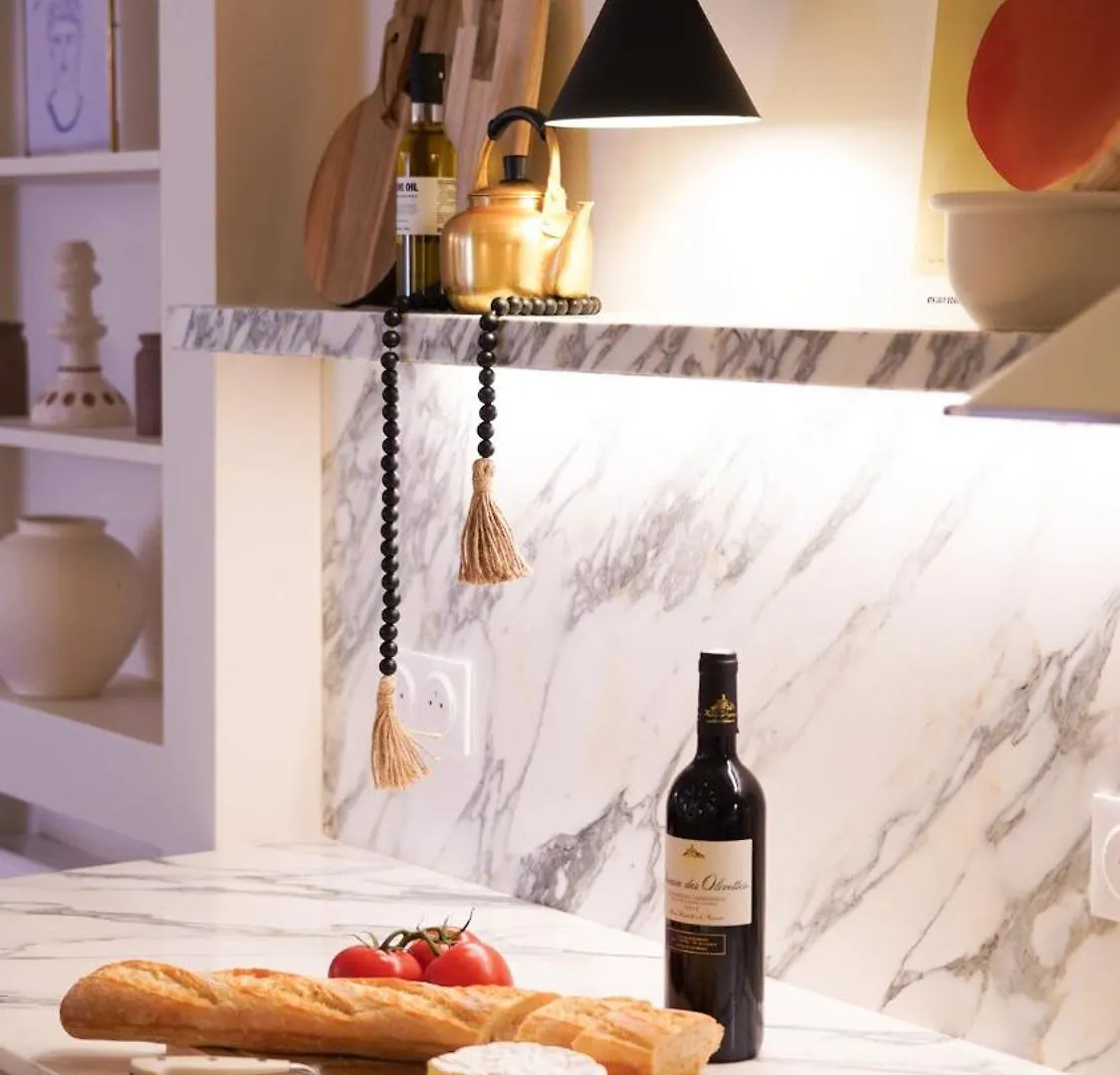 Vendome Parisian Elegance With A Patio Apartment