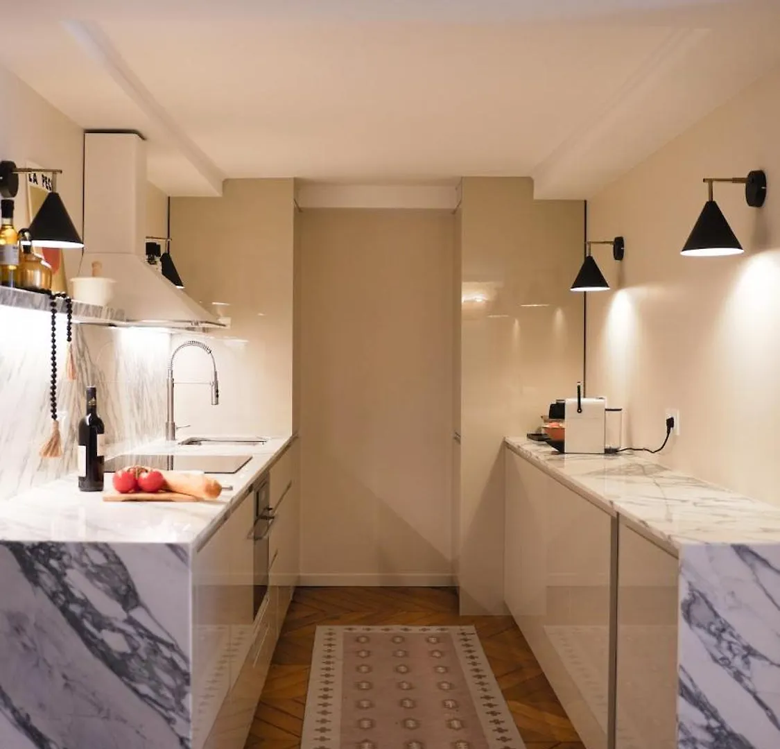 Vendome Parisian Elegance With A Patio Apartment